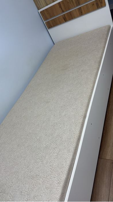 Кровать две штуки деревянная