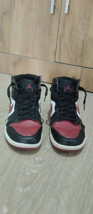 Продам кроссовки Джордоны