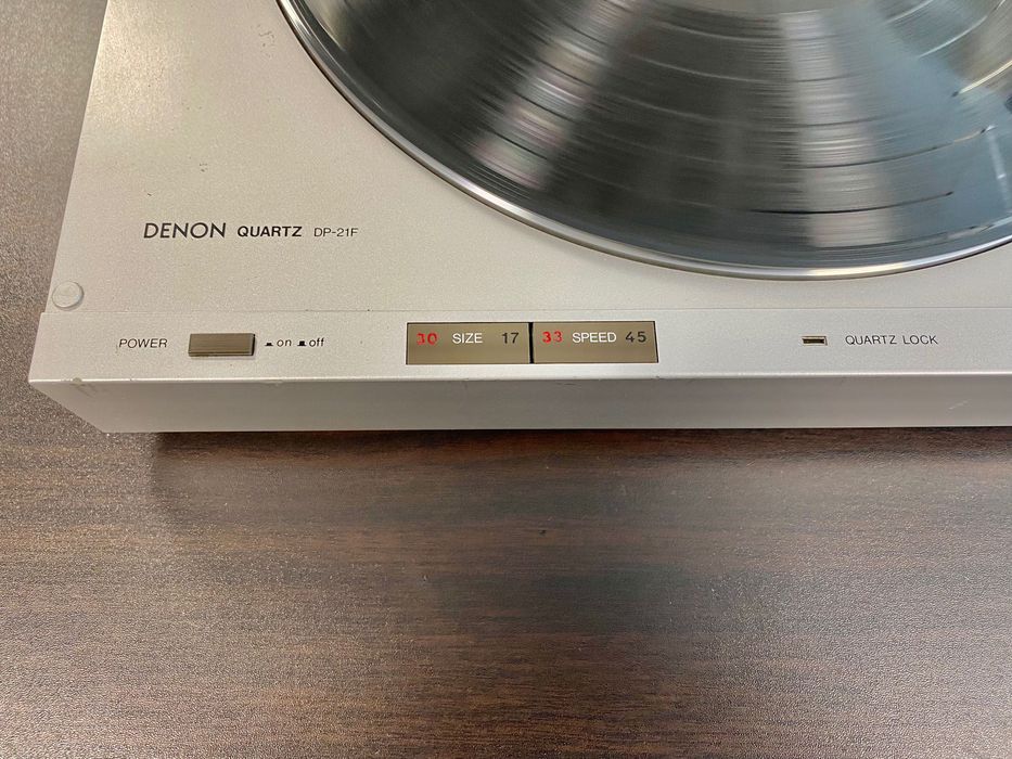Тримоторен грамофон Denon
