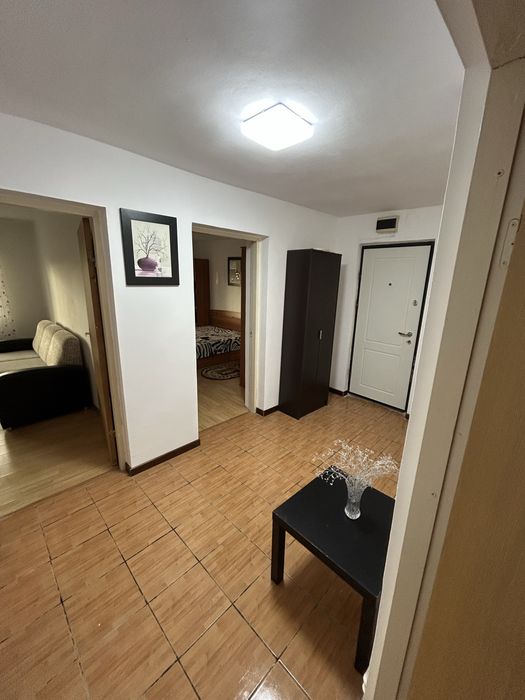 Inchiriez apartament