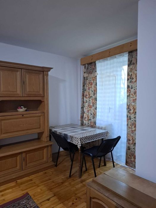 inchiriez garsoniera pe str Dambovitei