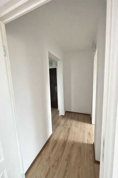 Apartament 2 camere decomandat - zona Milcovului, Campina
