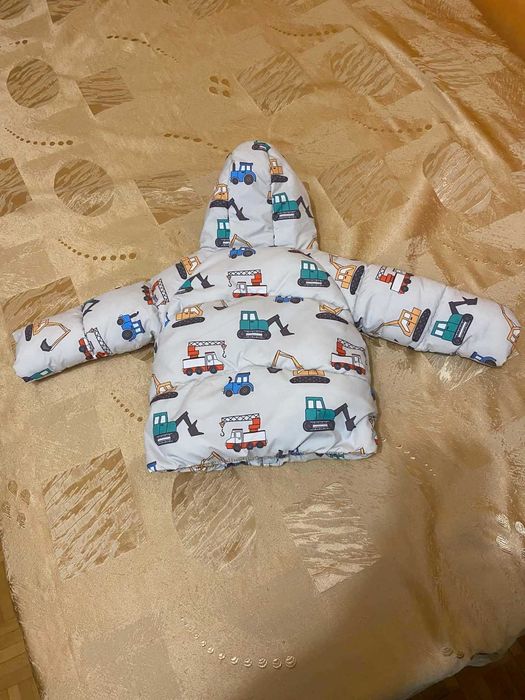 Продавам детско зимно яке.