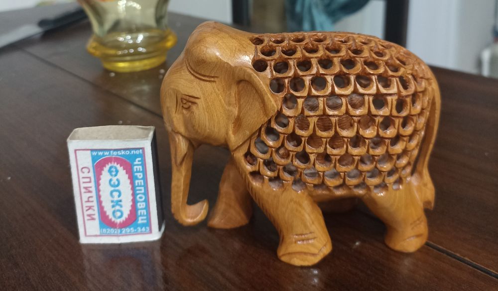 Табуретки , шторы покрывало