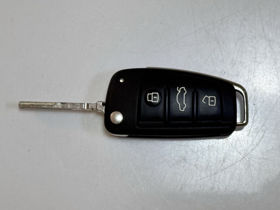 Оригинален ключ за Audi с платка