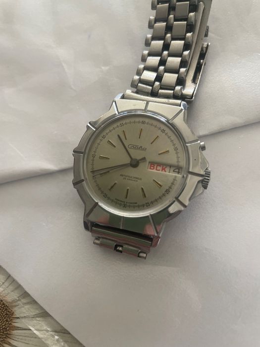 Продавам часовник СЛАВА автомат