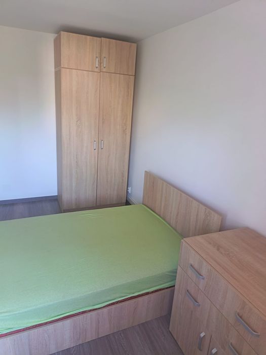 Închiriez garsoniera