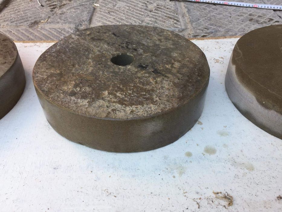 Кръгло точило от естествен камък