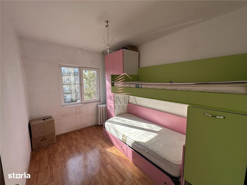 Apartament 3 camere semidecomandat, Velenta