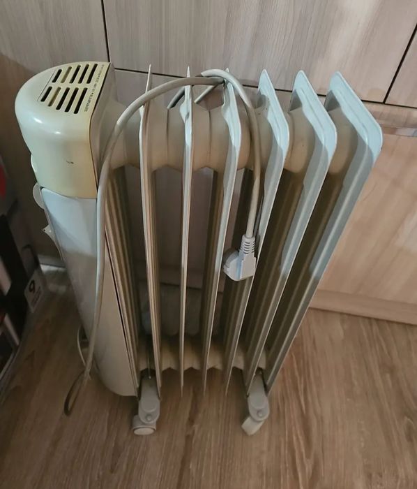 Электрическая батарея, обогреватель