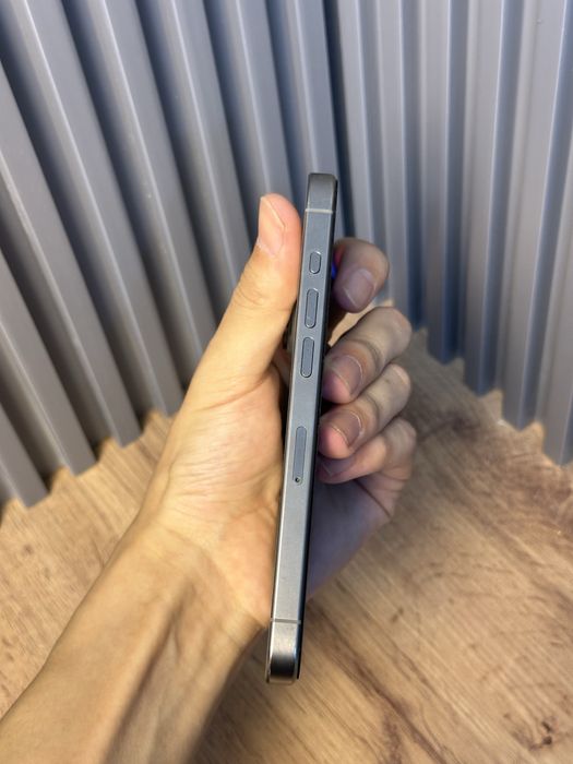 Iphone 15 pro 84% 256 GB