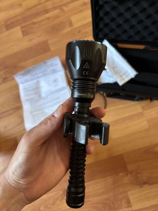 Lanternă Olight Javelot Pro