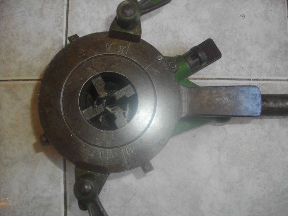 Гилотина Рязане Ламарина Плашка Винторезка Тръби Чук Менгеме Шарнирно