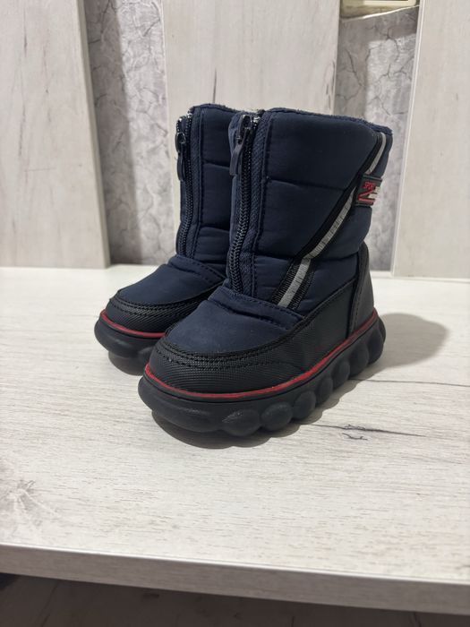 Кішкентай бүлдіршінге арналған етік өте төмен баға