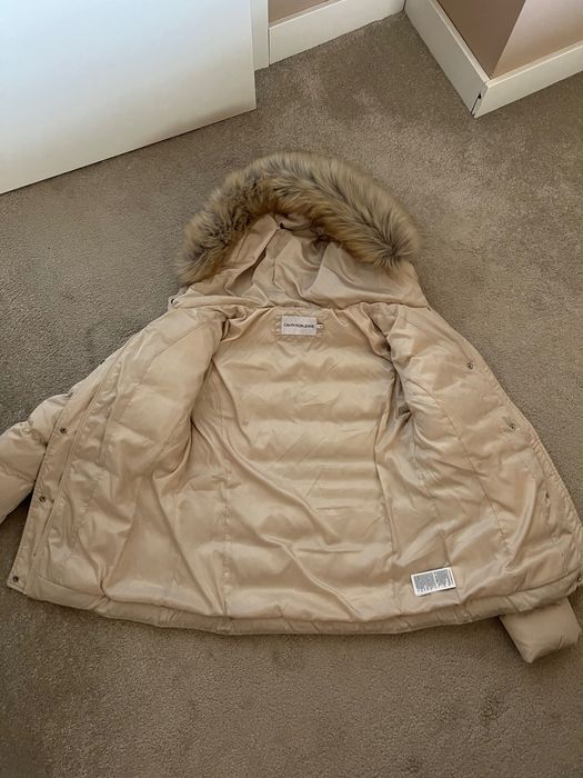 Geaca Calvin Klein, marimea M (corespunde la 36-38)