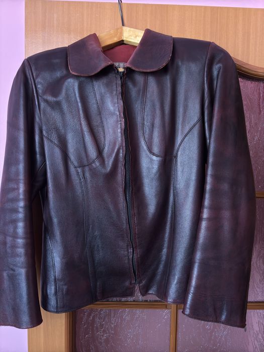 Продам кожаную женскую Турция