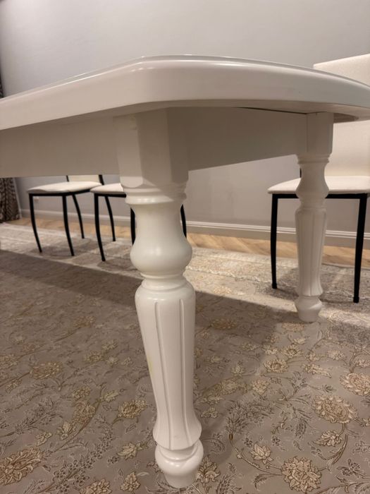 Продам гостиный стол