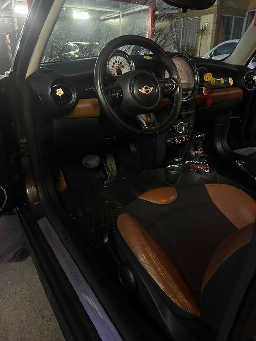 Vând mașina mini cooper r56