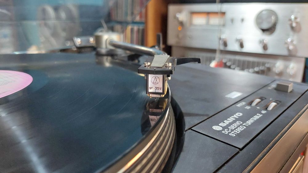 Грамофон SANYO TP 728