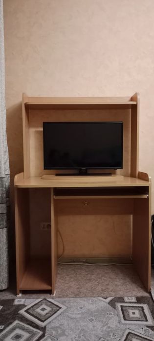 Продам компютерный стол