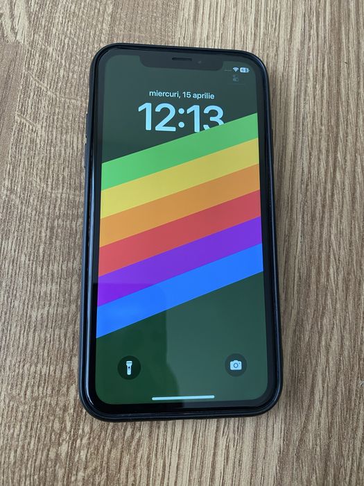 Telefon iPhone XR 128gb m cu incarcator si cablu usb.