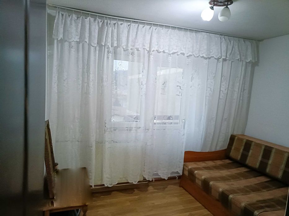 Inchiriez apartament 3 camere