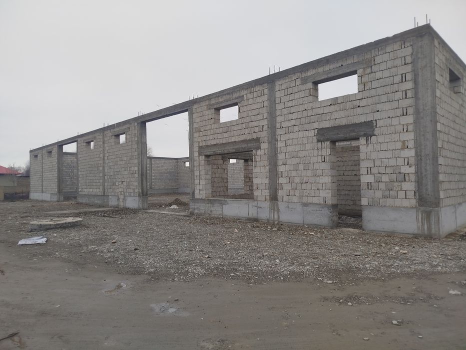 8 сотих майдонга курилган омборхона учун мулжалланган бино сотилади