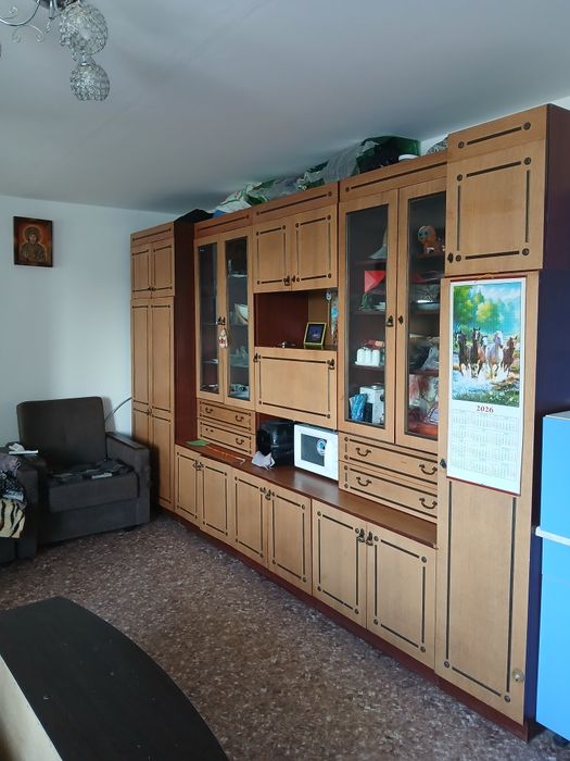 Продам стенку в гастиную