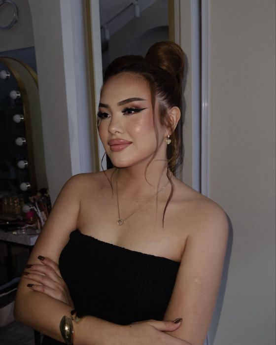 Макияж+укладка 10000