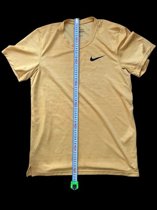 Tricou Nike Dri-FIT Galben (Mărimea S)