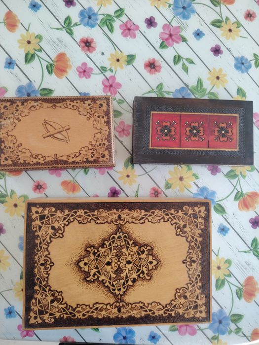 Пирографирани кутии