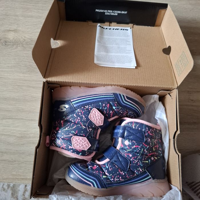 Светещи боти Skechers