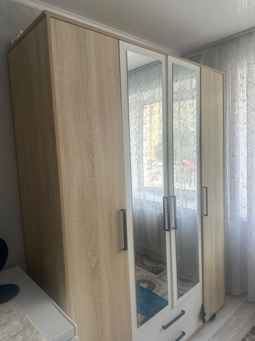 продаетсяя шкафф с хорошим состоянием