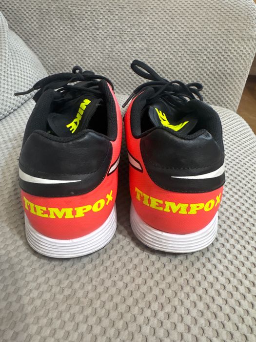 Маратонки за футбол Найк 46