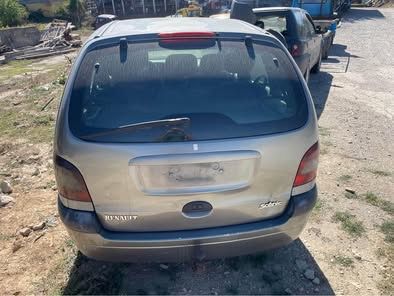 Рено Меган 1.9 дизел НА ЧАСТИ два работещи двигателя