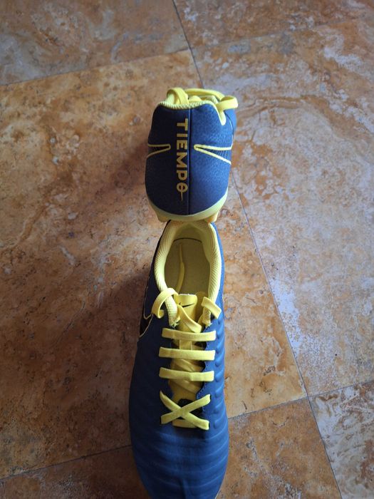 Vând ghete fotbal Nike 37