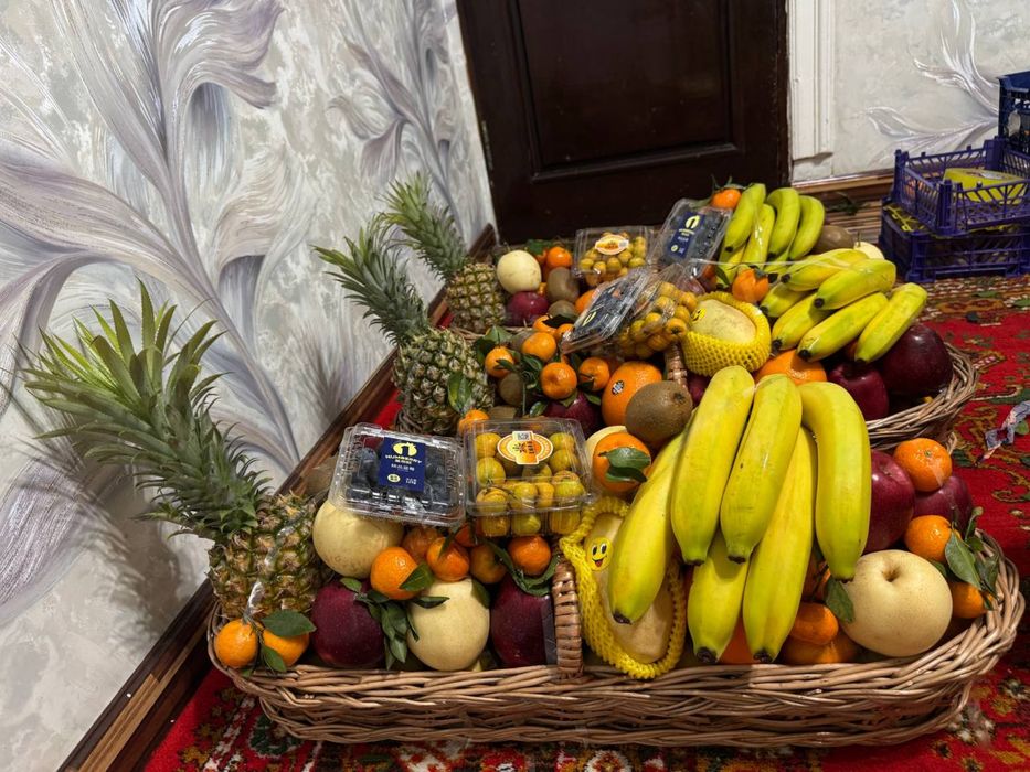 Mevali savat korzinka / shirinlikli, ichimliklardan savat korzinka