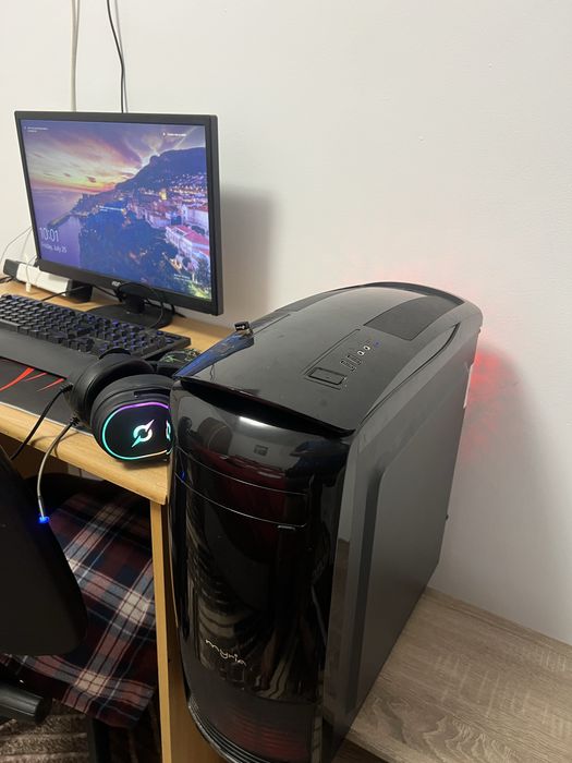 Pachet (unitate,monitor,tastatura,mouse,casti,mousepad, boxe)