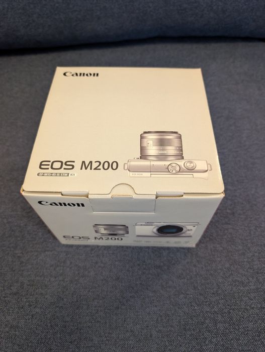 Фотоапарат Canon EOS M200