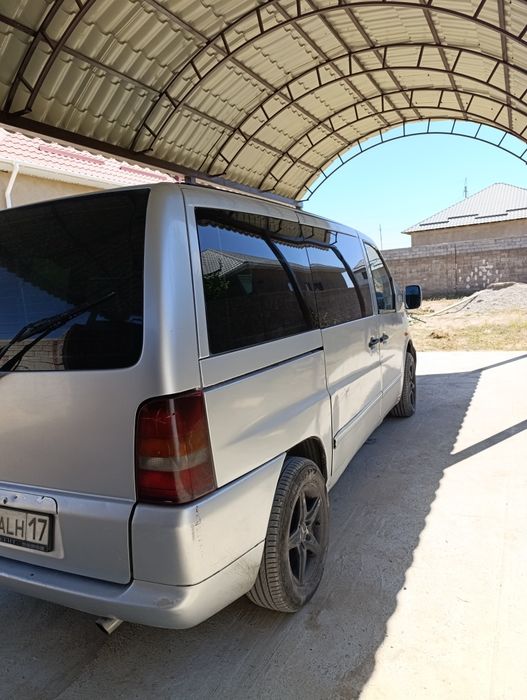 Продам автомобиль Мерседес Вито