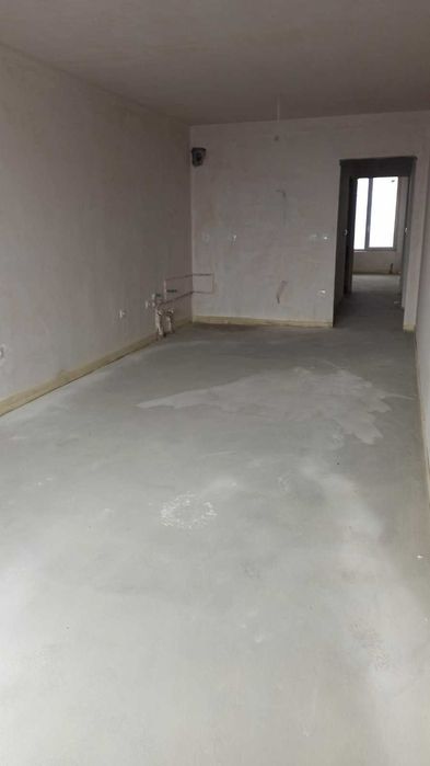 Тристаен апартамент в Банишора