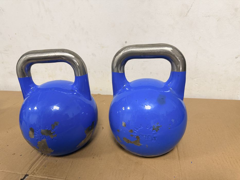 Kettlebell competitie 12 kg o hucata+ un set de 12 kg+12 kg=24 kg. pret 200 lei buc.
