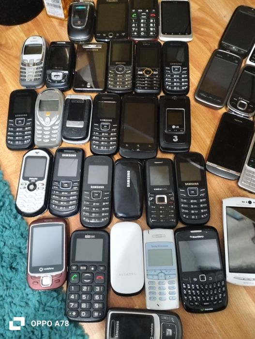 Vând telefoane funcționale