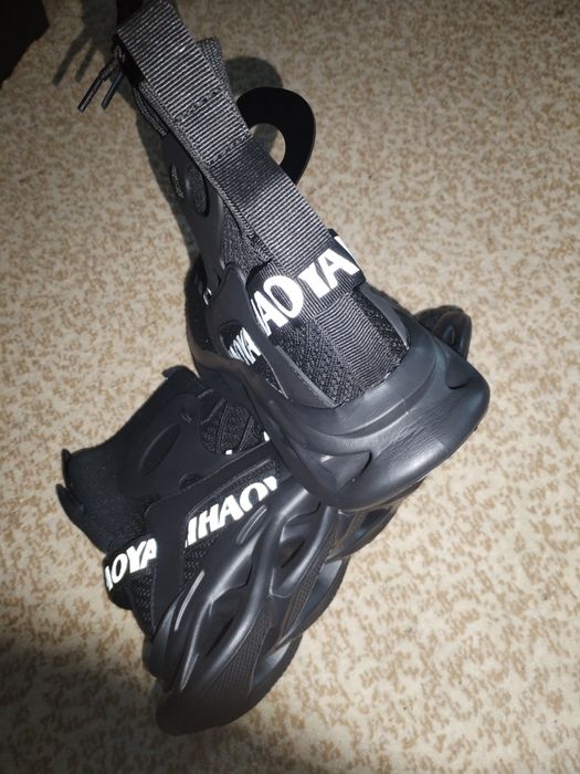 Кроссовки 41 размер новые