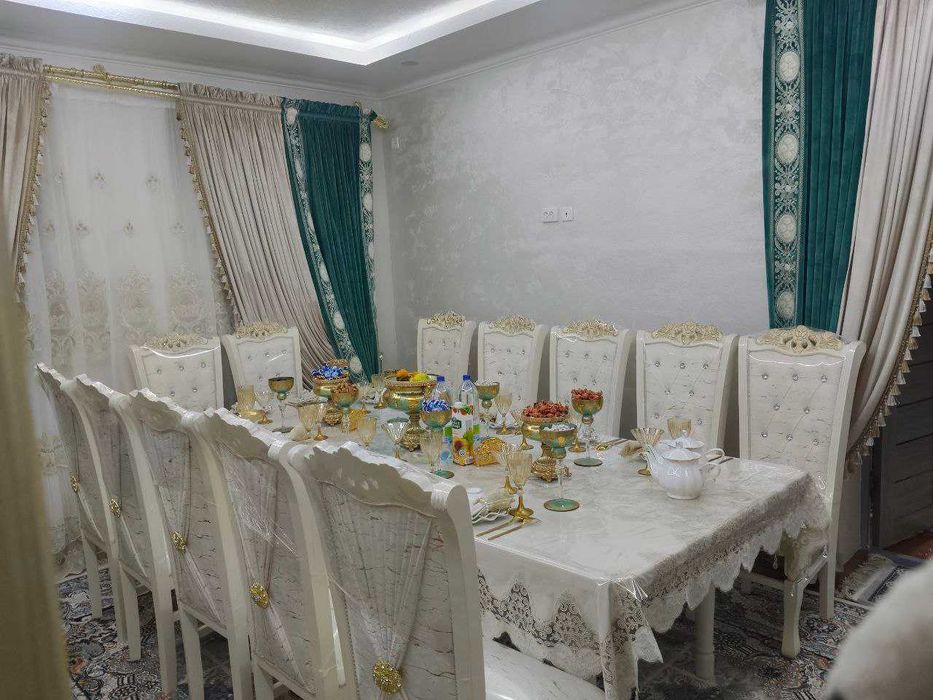 Mexmonxona uchun stol-stul