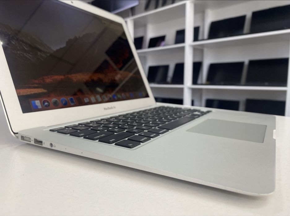 Срочно продаю MacBook Air 13 2017