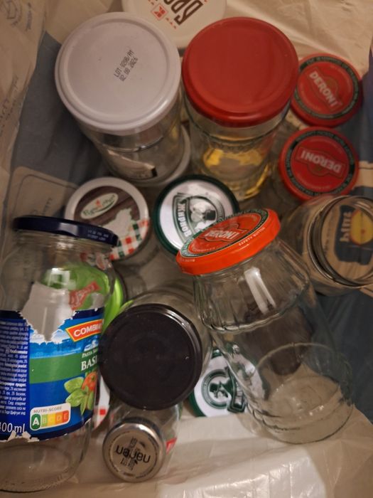 Буркани и шишета различни видове