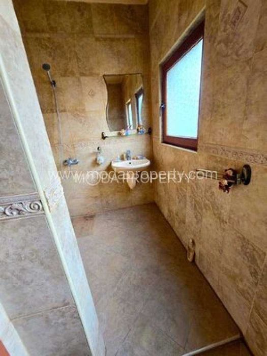 Шок-отстъпка, топ локация — къща с морска панорама във Варна