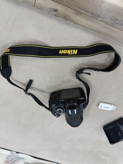 Продам Nikon D3200