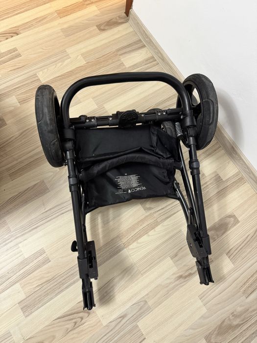Carucior 3 in 1 Venicci verde